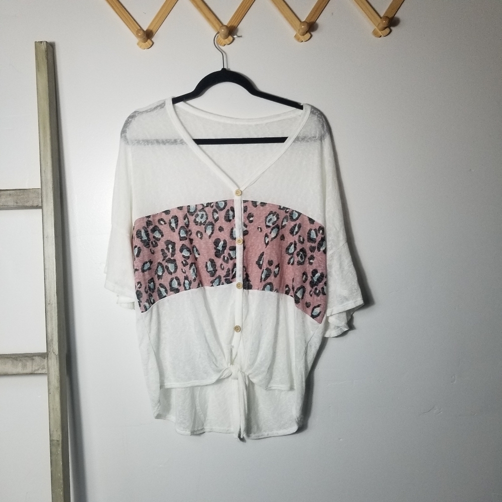 NWOT CY FASHION WOMEN'S LEOPARD PRINT OVERSIZED BLOUSE SIZE MEDIUM